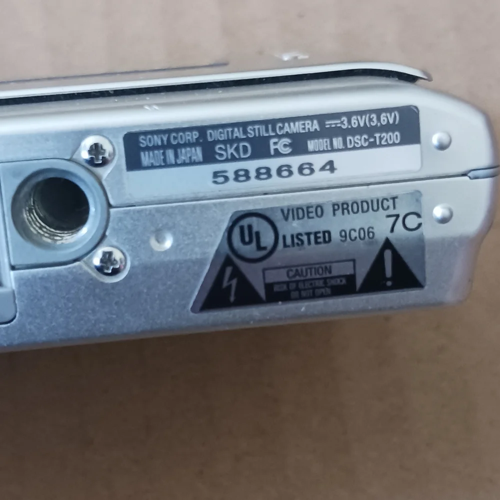 Camera Sony Cybershot  Silver Like New 8.1 Mega Pixels